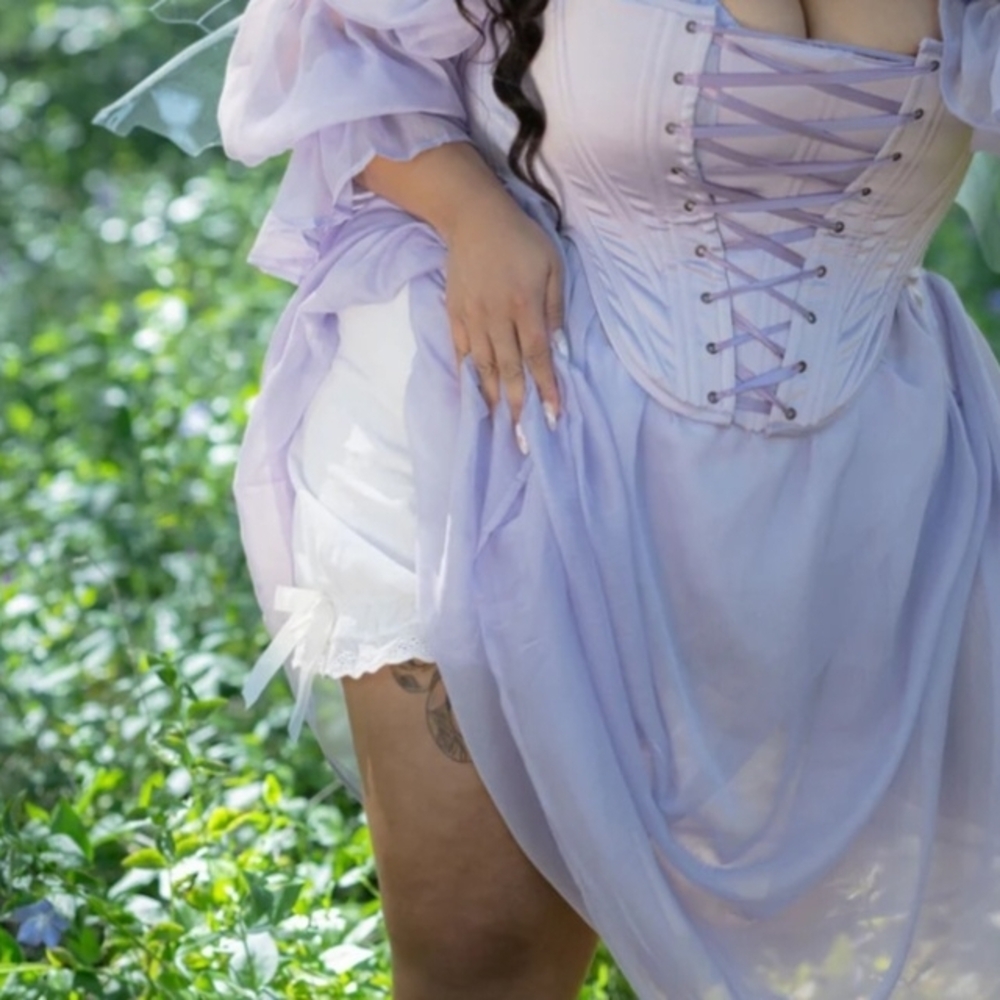 Bloomers - Picture 13 of 15
